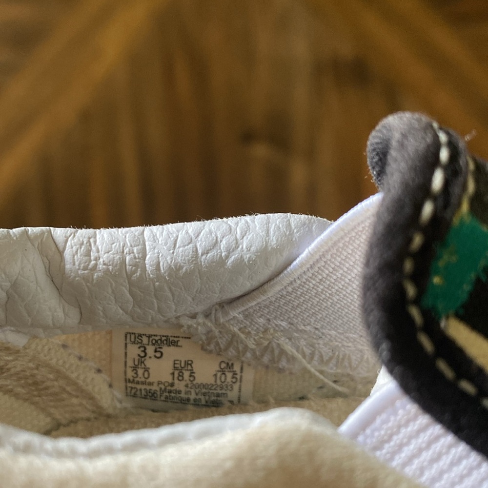 Vans - Picture 5 of 5